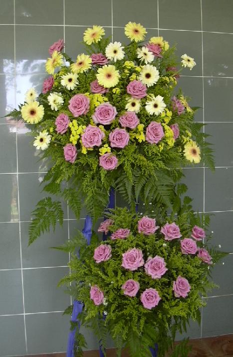 Funeral+Flowers+Arrangement+19+Peaceful+Memories