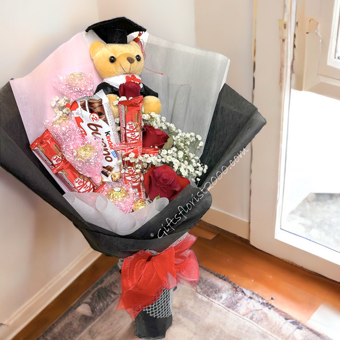 Graduation Bouquet Roses & Chocolate