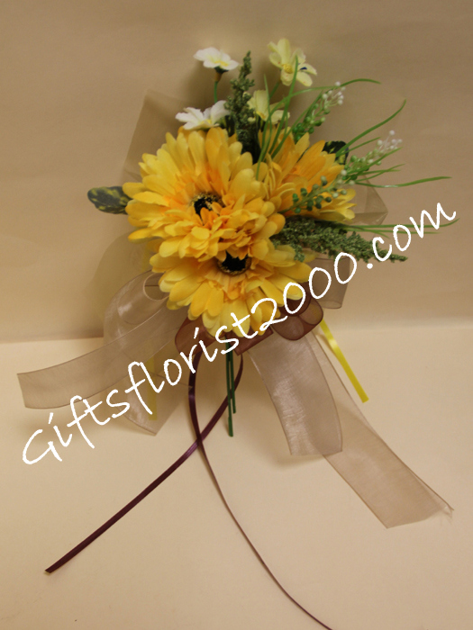 Sunflowers With Tulle Long TailsSilk Flowers Pew Bows 11 SGD 2800