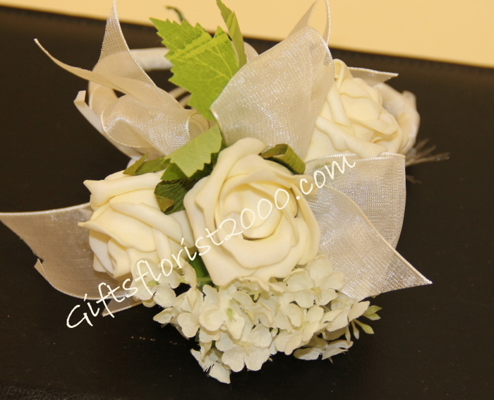 Silk Flowers Wristlet 3-Three White Roses