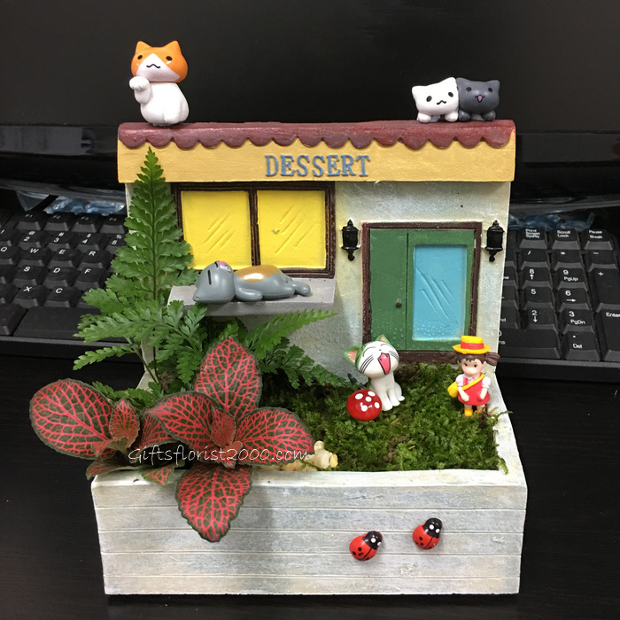Kitty Friends Miniature Garden-MG15