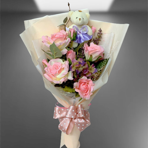 Silk Roses Bouquet For Special Occasion