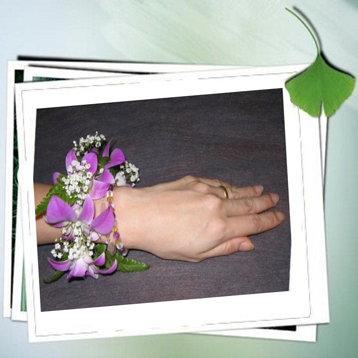 Wristlet 18-Dendrobium Orchid Light Purple