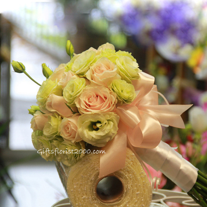 Champagne Roses & Eustoma-Bridal Bouquet B4