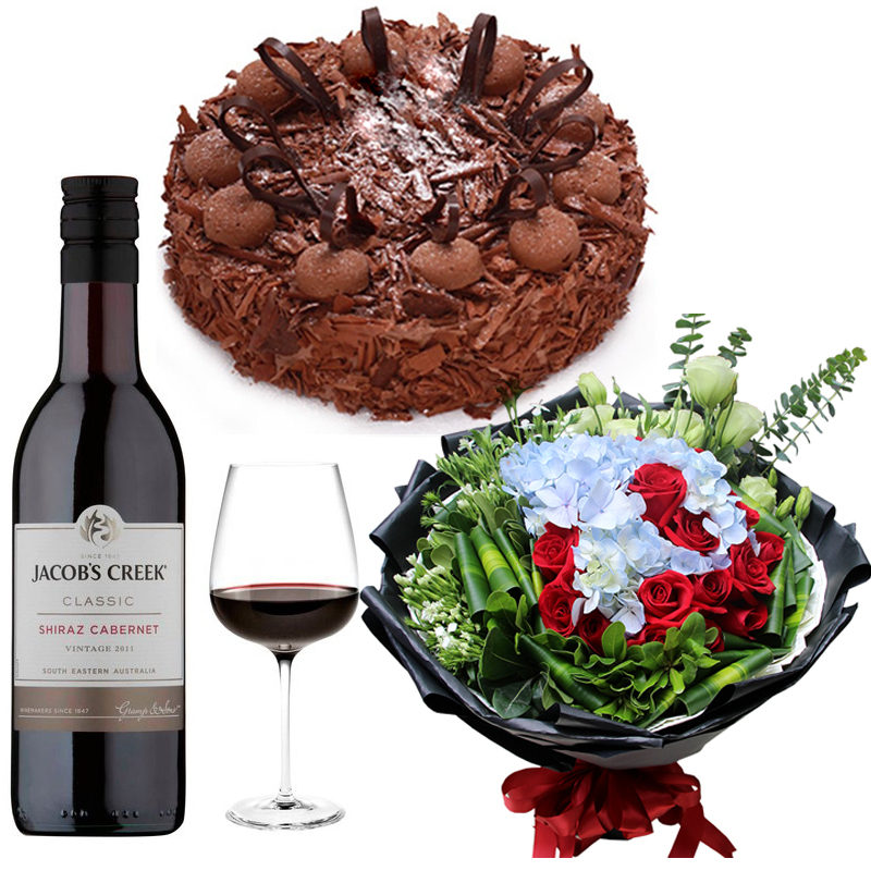 Cake.Roses.Wine