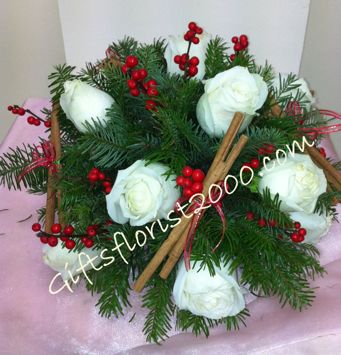Christmas Centerpiece 2-Fragrant Cinnamon & Roses
