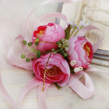 Silk Flowers Wristlet 7-Mini Camellia