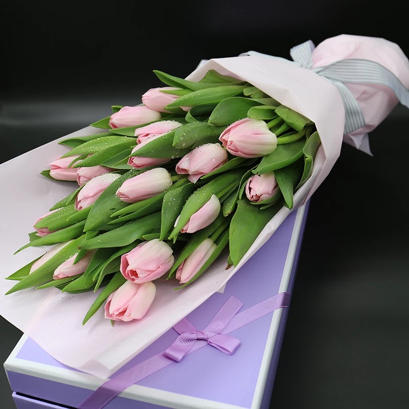 2023VD15-Tulips Bouquet In Box