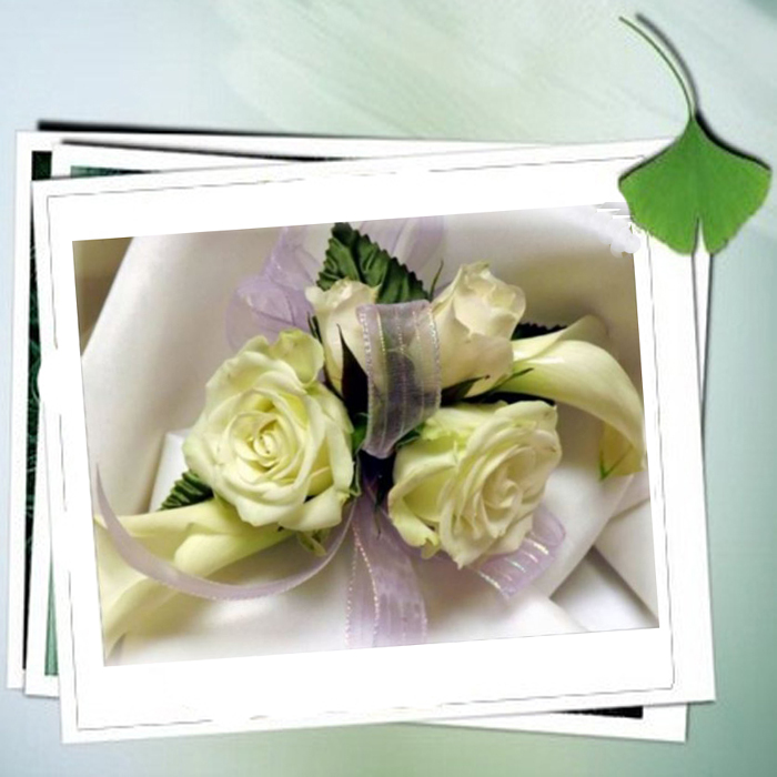 Wristlet 10-Calla Lily & White Roses