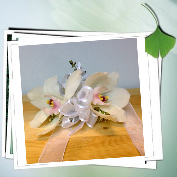 Wristlet 21-3 White Cymbidium Orchids